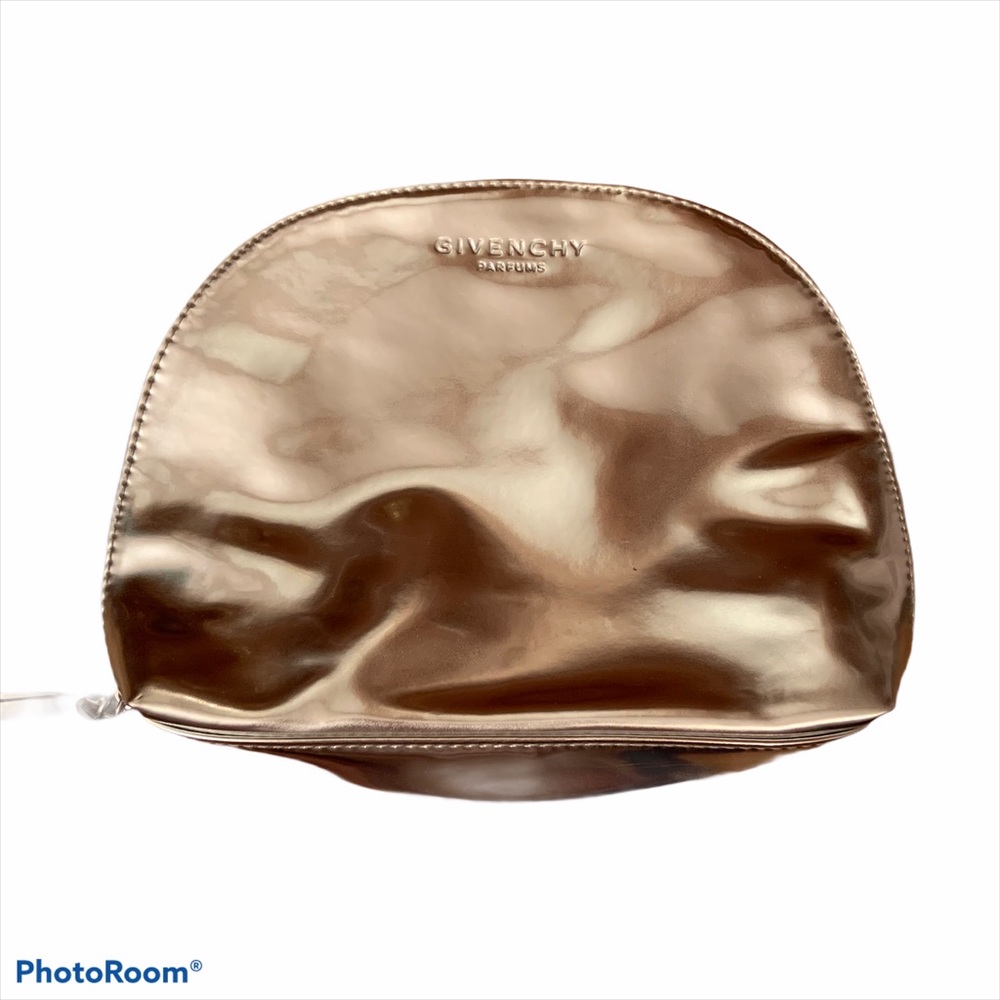 💖5/$50 Givenchy Silver Zip Up Pouch